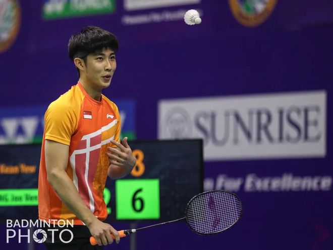 中脱颖而出 中脱颖而出