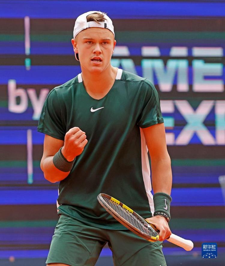 世体：巴萨足以开始憧憬三冠王伟业 弗里克希望.