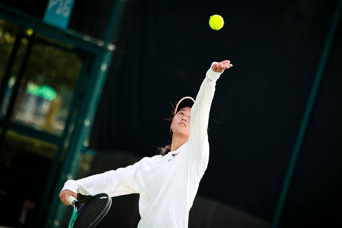 体育英超：曼联客场3比1逆转击败热刺