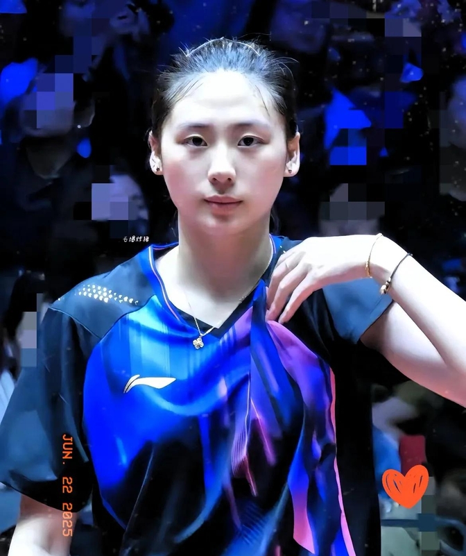 [NBA]洛佩斯转身过掉防守 直接起飞单手劈扣.