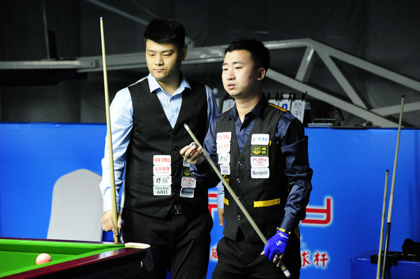 一场看似只 一场看似只